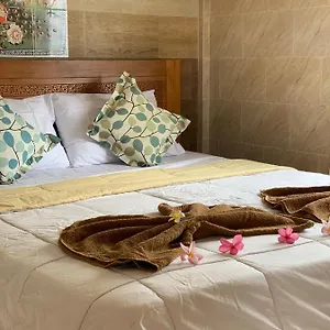 https://tudes-family-homestay.ubudhotelsnow.com